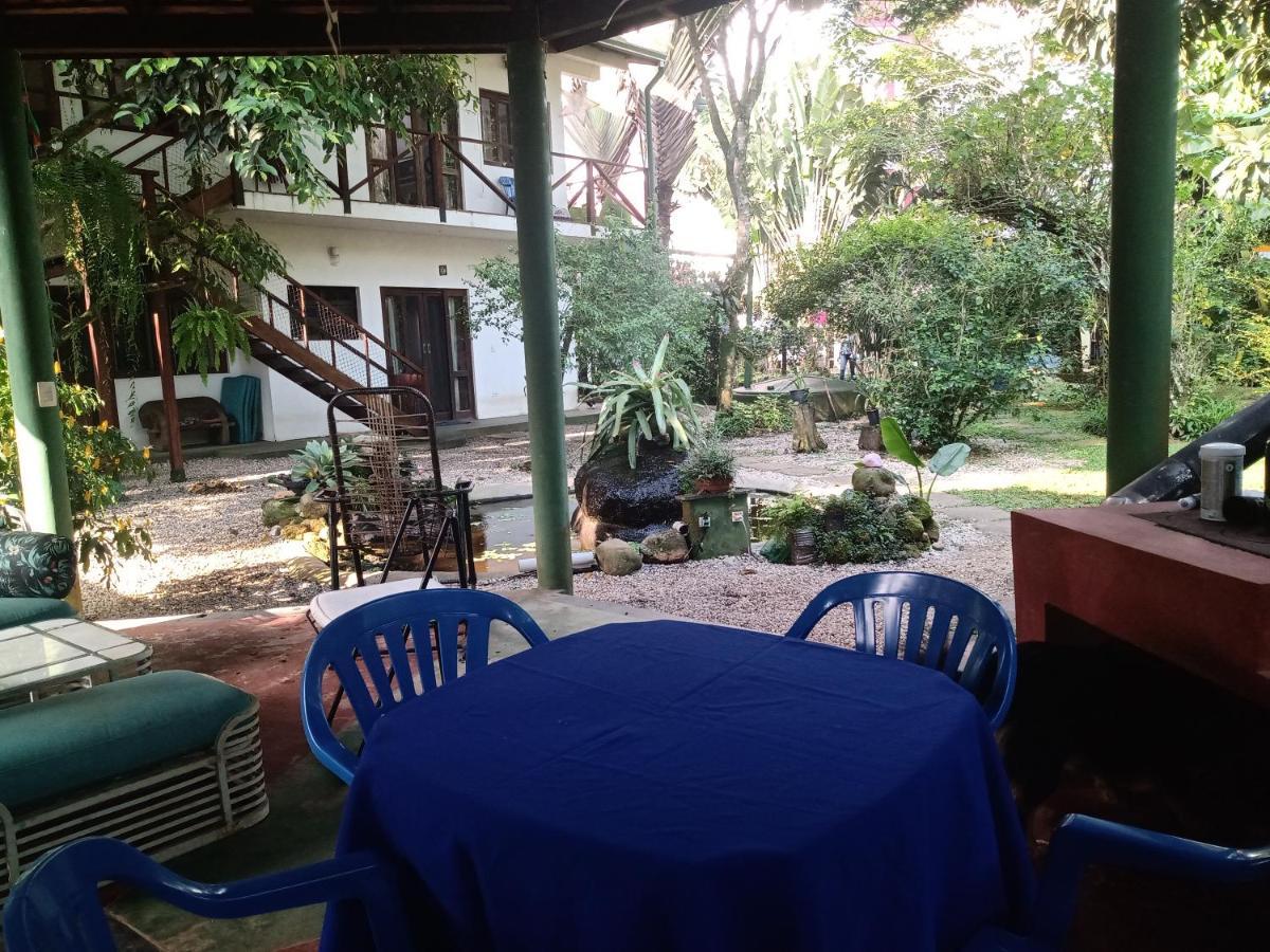 Com Ar + Frigobar+ Tv Sky * Ubatuba